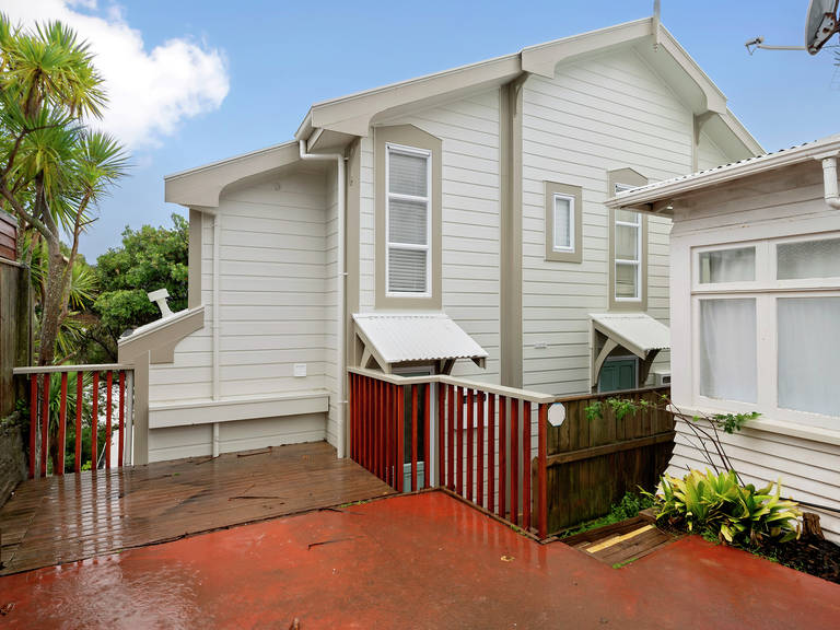 13C Lawrence Street Newtown
