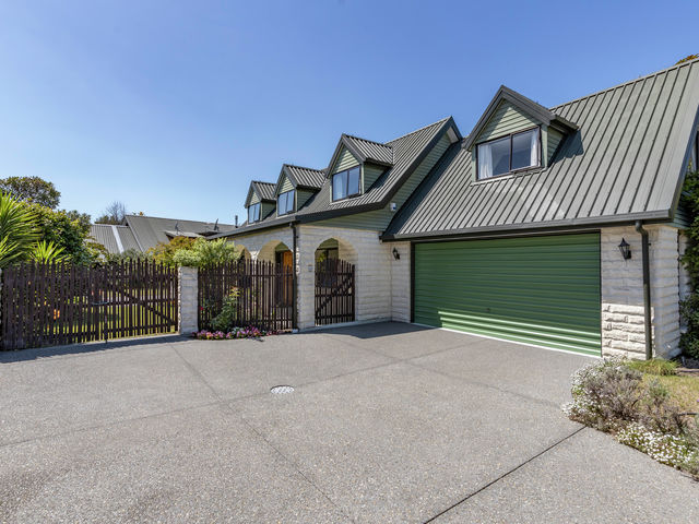 68 Lake Terrace Road Burwood