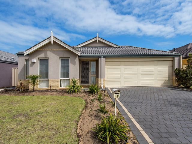 18 Torquay Way Secret Harbour