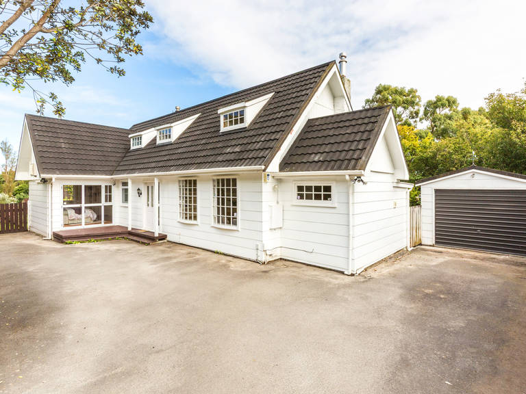 66 Seddon Street Waikanae