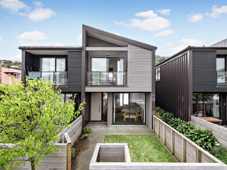 3/74 Derwent Street Island Bay