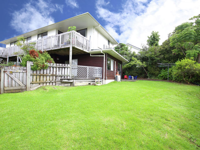 19a Peterhouse Place Westgate, Auckland