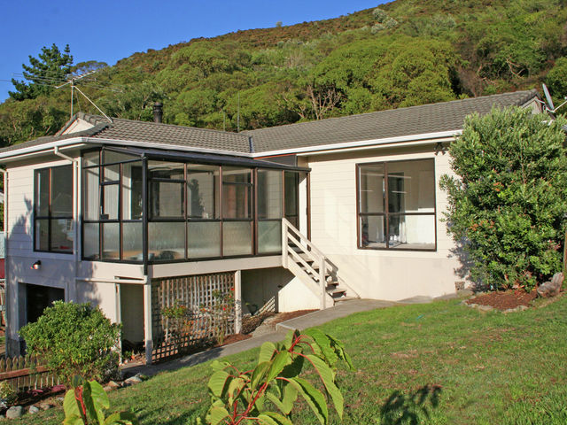 109 Happy Valley Road Owhiro Bay