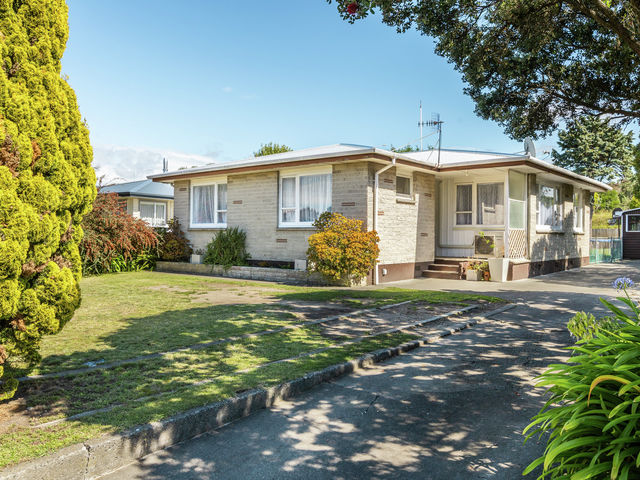 70 Clarence Cox Crescent Pirimai