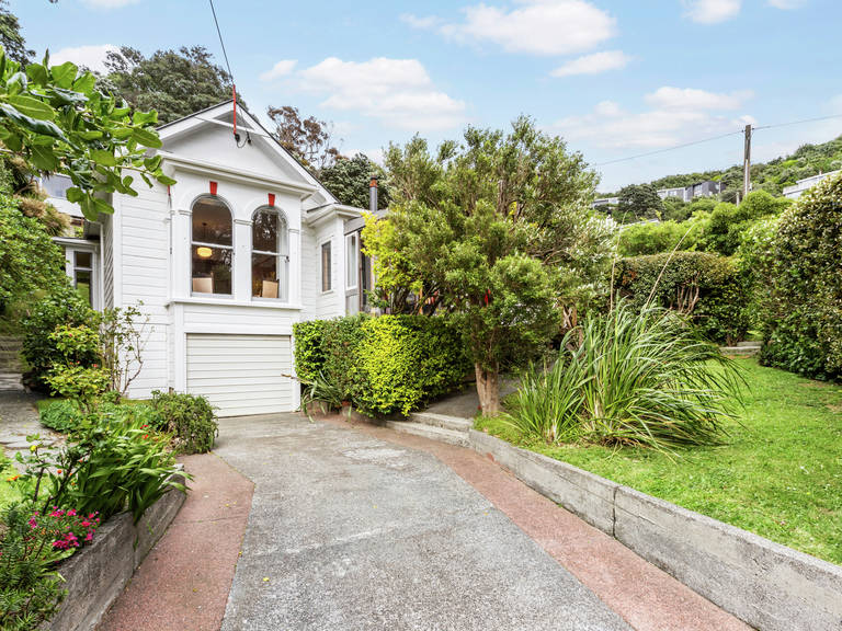 1 Valley Street Island Bay