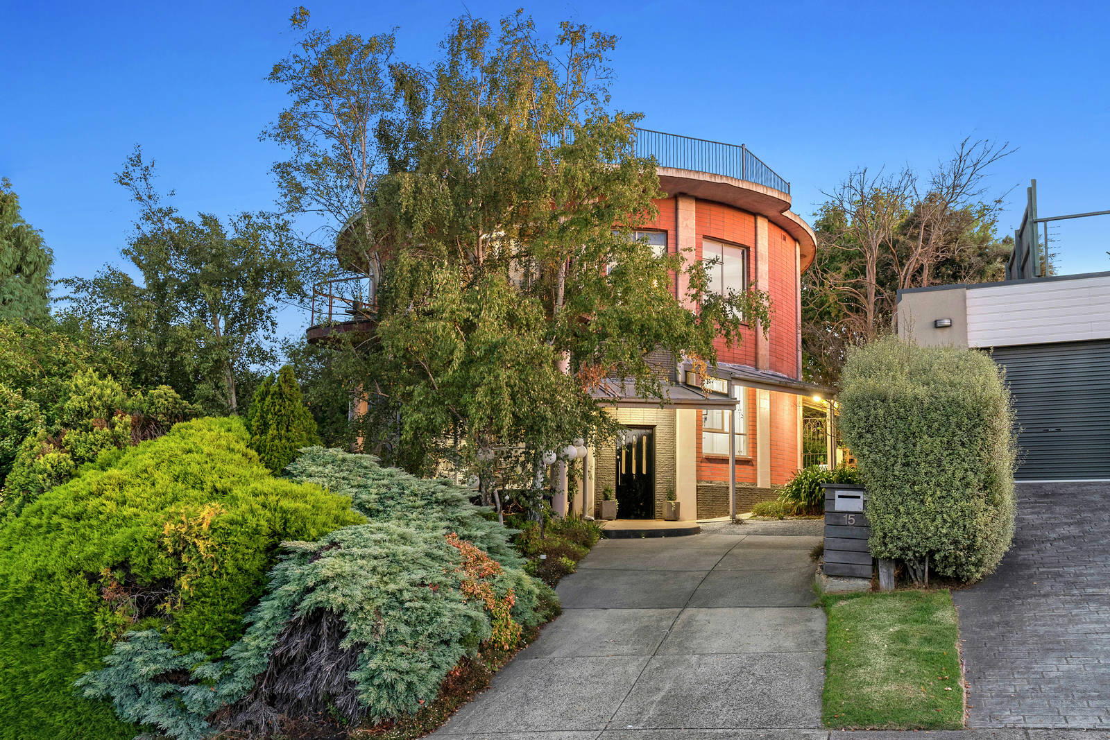 15 Albert Terrace, Belmont 4 Bed House For Sale