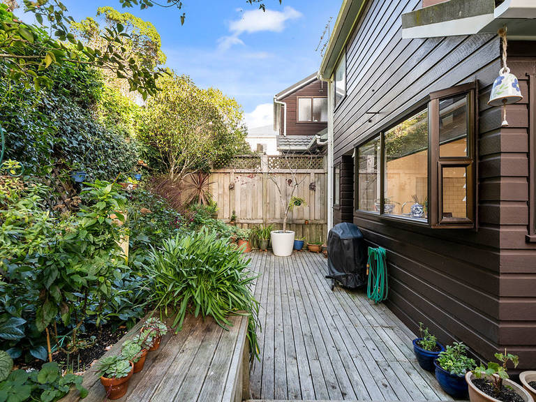 2/59A Hamilton Road Hataitai
