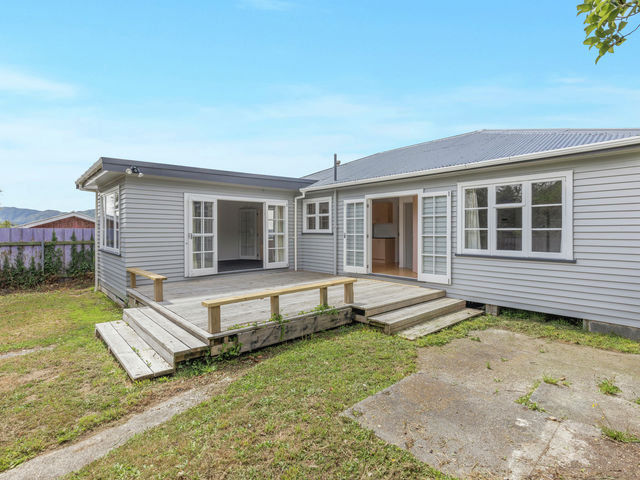 8 Lees Grove Wainuiomata