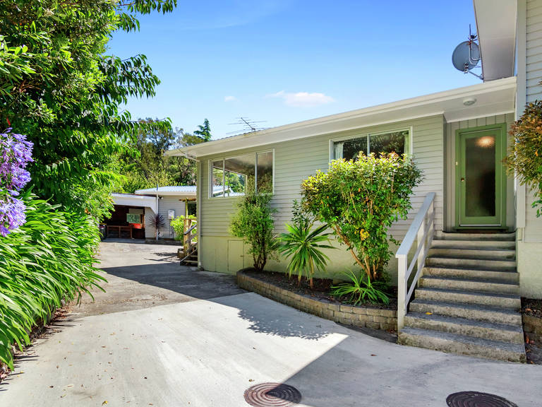 4 atherstone lane Belmont