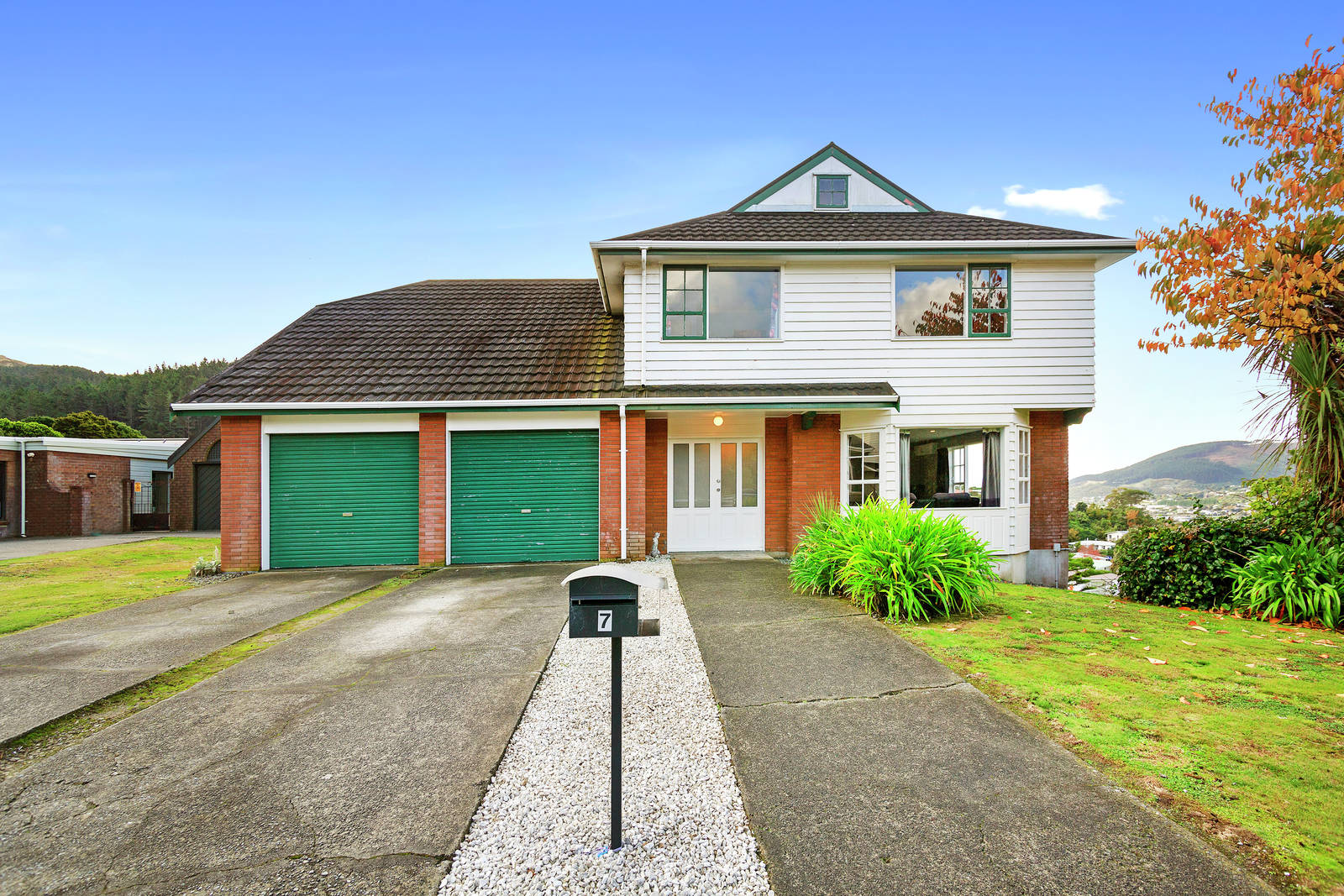 7 St Hildas Glade, Tawa 5 Bed House For Sale
